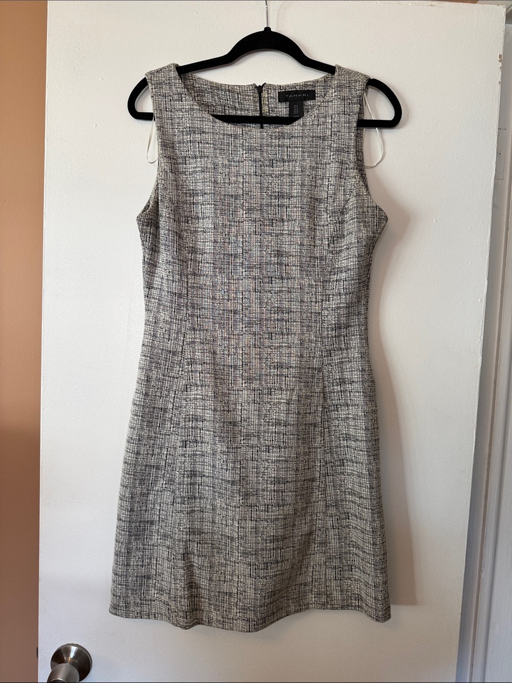 Tahari Gray Tweed Sleeveless Sheath Dress